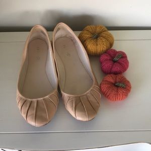 Nine West beige leather flats
